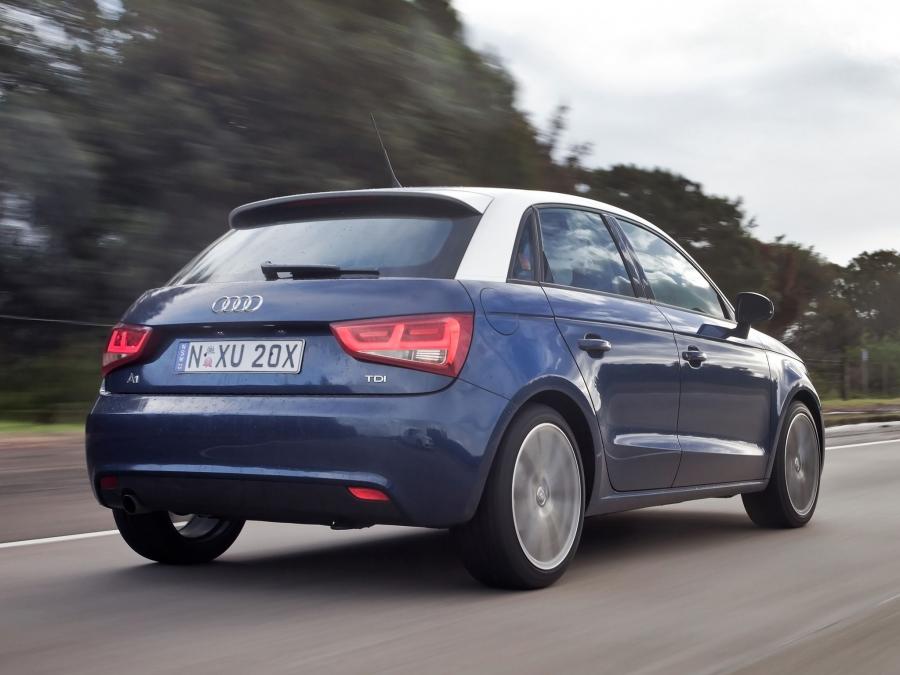  Audi A1 Sportback TDI (8X) 2012 года  (AU) (фото 12 из 20)